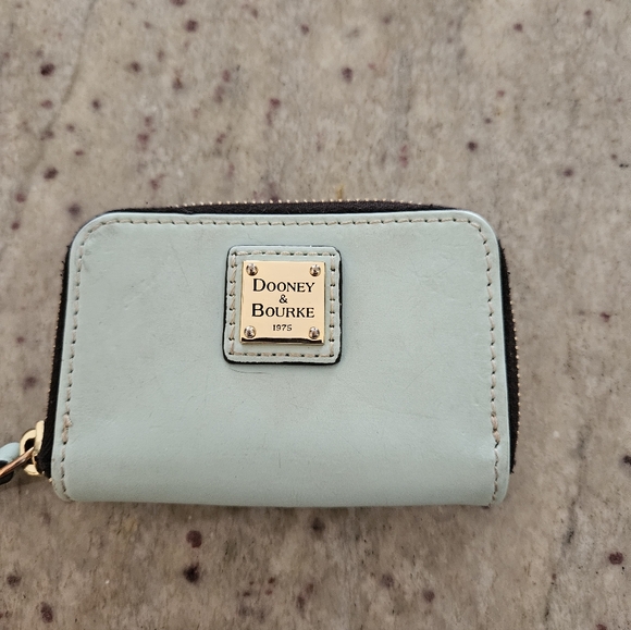 Dooney & Bourke Handbags - Like NEW ☆ Dooney & Bourke Wallet, CUTE!